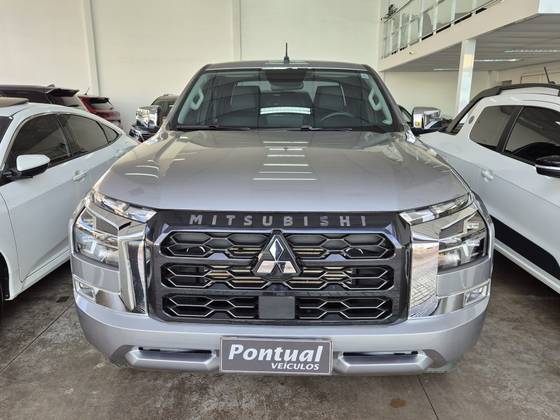 MITSUBISHI TRITON 2.4 BITURBO DIESEL CD HPE 4X4 AUTOMÁTICO MITSUBISHI TRITON 2.4 BITURBO DIESEL CD HPE 4X4 AUTOMÁTICO